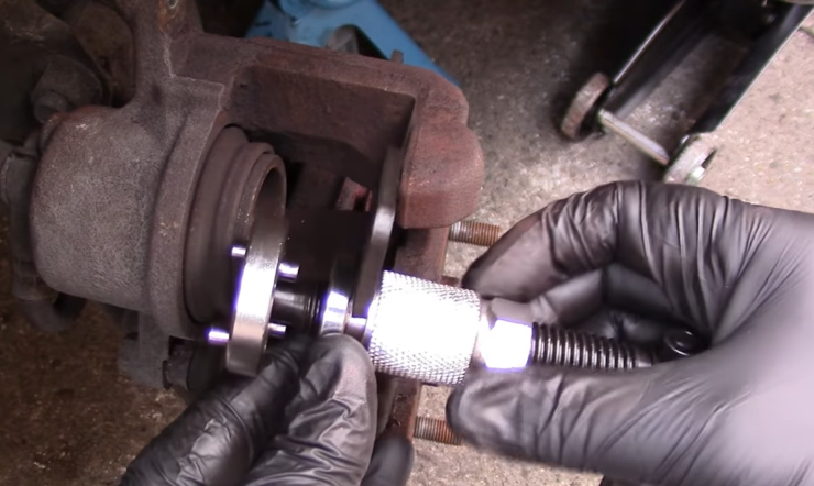 How does the Brake Caliper Piston Work