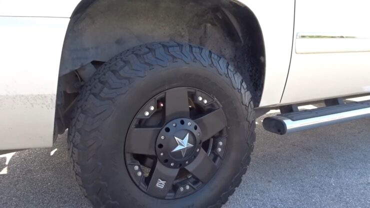 285_70_17 tires on Chevy Suburban